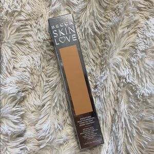 BECCA skin love foundation